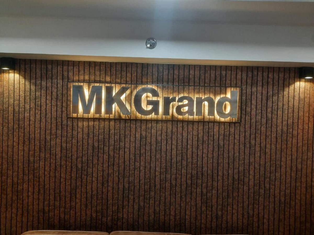 Hotel Mk Grand Varanasi Luaran gambar